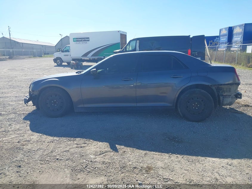 2C3CCABG0GH151306 2016 CHRYSLER 300 photo no. 13