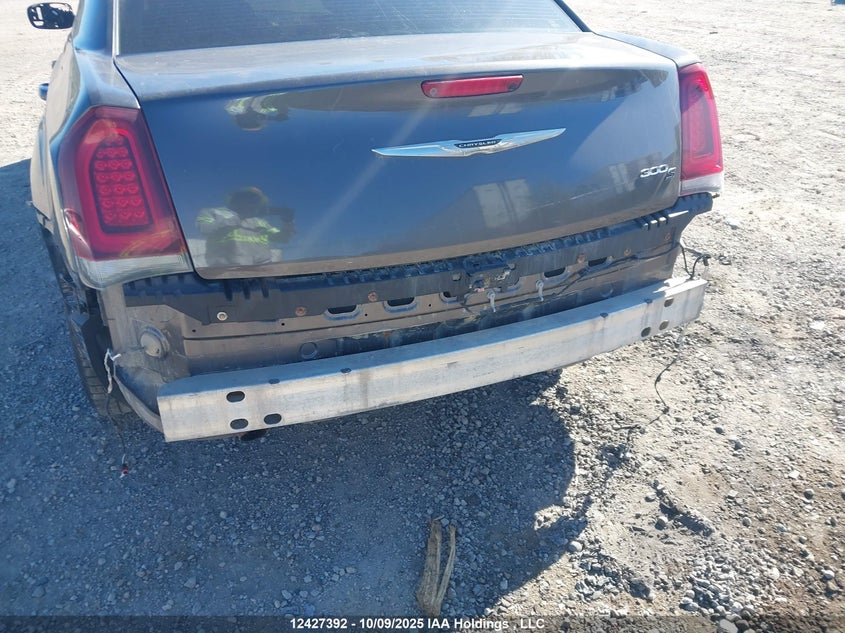 2C3CCABG0GH151306 2016 CHRYSLER 300 photo no. 17