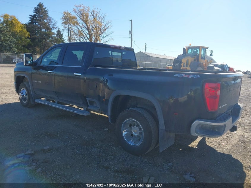 1GC4KUEY4SF138092 2025 CHEVROLET SILVERADO photo no. 3