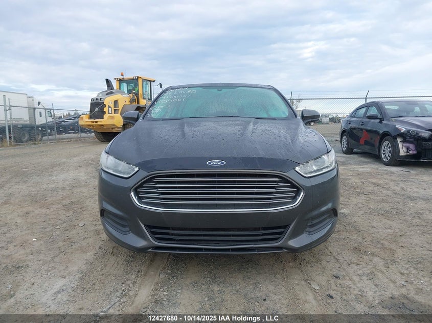 2015 Ford Fusion S VIN: 3FA6P0G70FR255061 Lot: 12427680