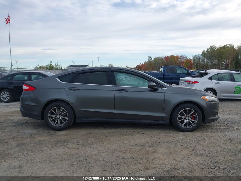 2015 Ford Fusion S VIN: 3FA6P0G70FR255061 Lot: 12427680