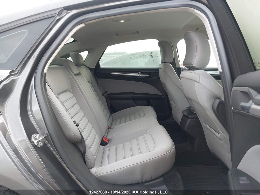 2015 Ford Fusion S VIN: 3FA6P0G70FR255061 Lot: 12427680