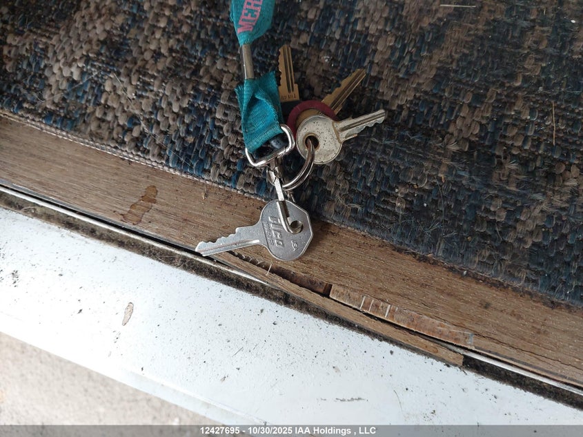 2000 Trailer Domestic VIN: 4WY200P20Y1008790 Lot: 12427695