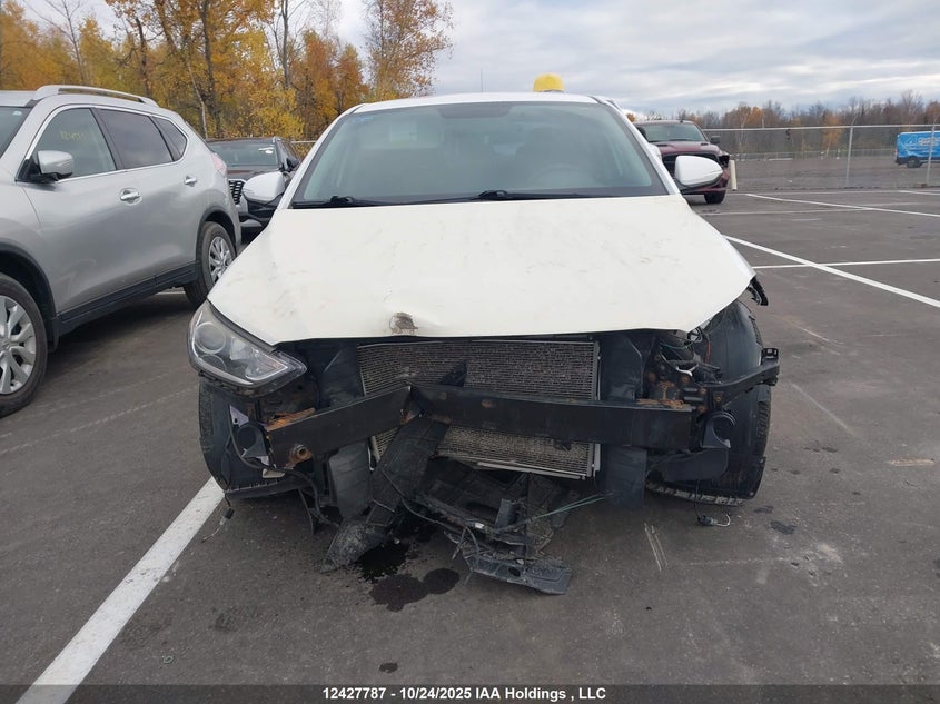 2017 Hyundai Elantra Se/Value/Limited VIN: KMHD84LF8HU134062 Lot: 12427787