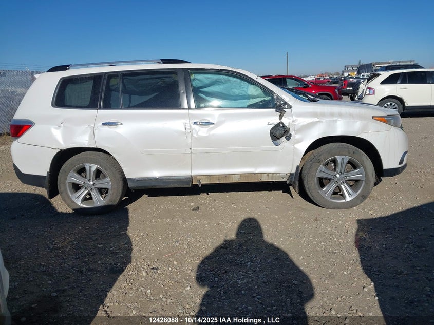 5TDDK3EH6DS275807 2013 TOYOTA HIGHLANDER photo no. 13