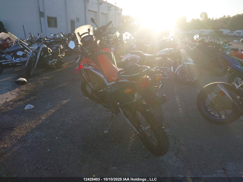 MLHMD4429H5000485 2017 HONDA CRF250X photo no. 3