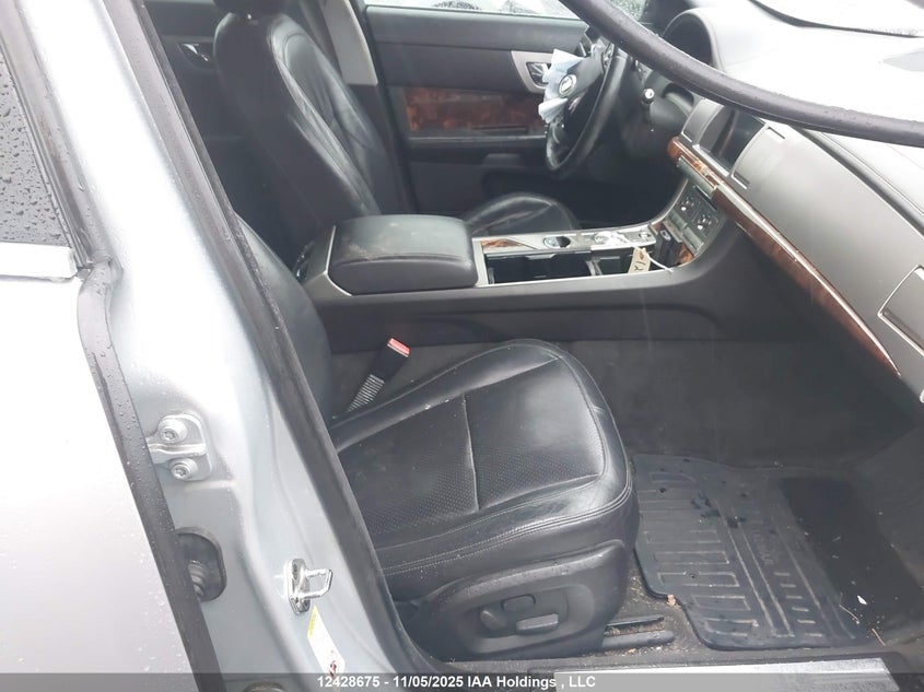 SAJXA06B49HR38670 2009 JAGUAR XF photo no. 5