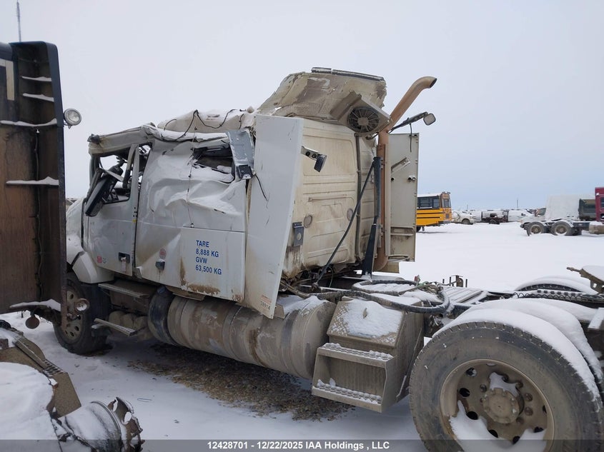 4V4NC9EJ0SN666028 2025 VOLVO  photo no. 15