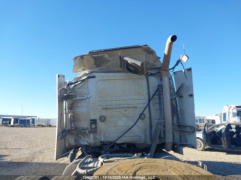4V4NC9EJ0SN666028 2025 VOLVO  photo no. 16