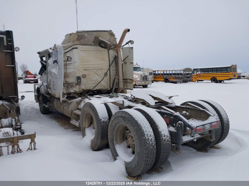 4V4NC9EJ0SN666028 2025 VOLVO  photo no. 3
