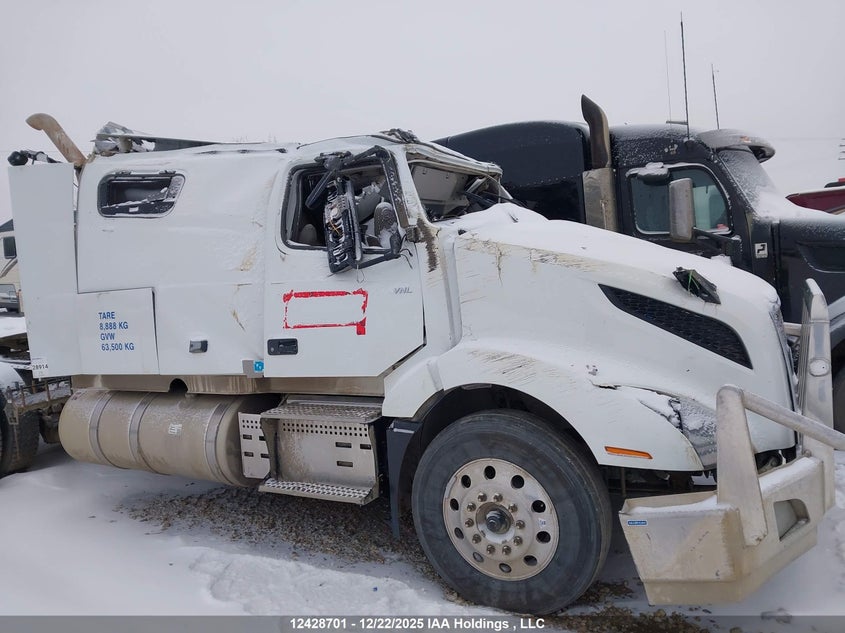 4V4NC9EJ0SN666028 2025 VOLVO  photo no. 6