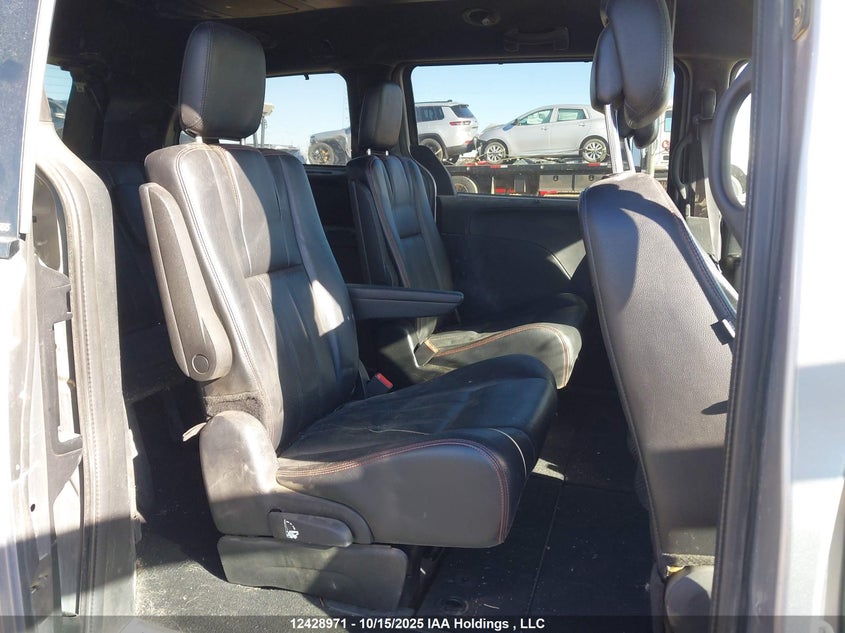 2013 Dodge Grand Caravan R/T VIN: 2C4RDGEG6DR740335 Lot: 12428971