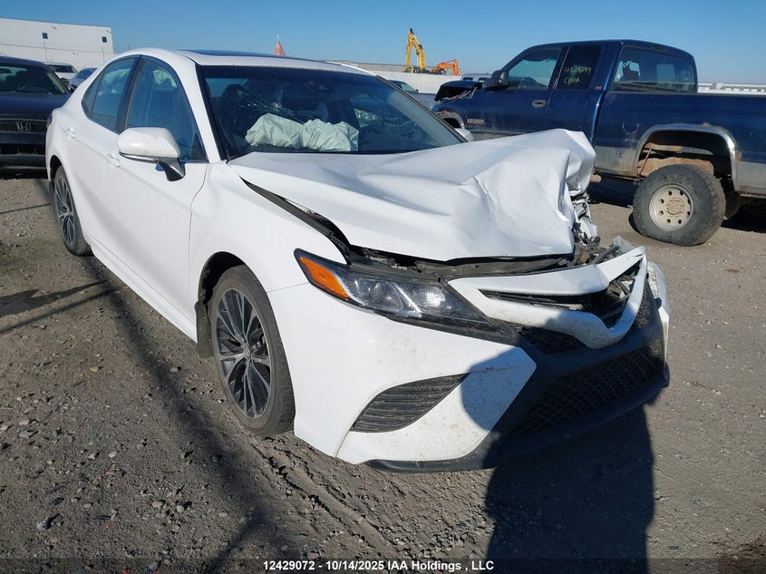 4T1B11HK7JU618147 2018 Toyota Camry L/Le/Xle/Se/Xse auction photo 1