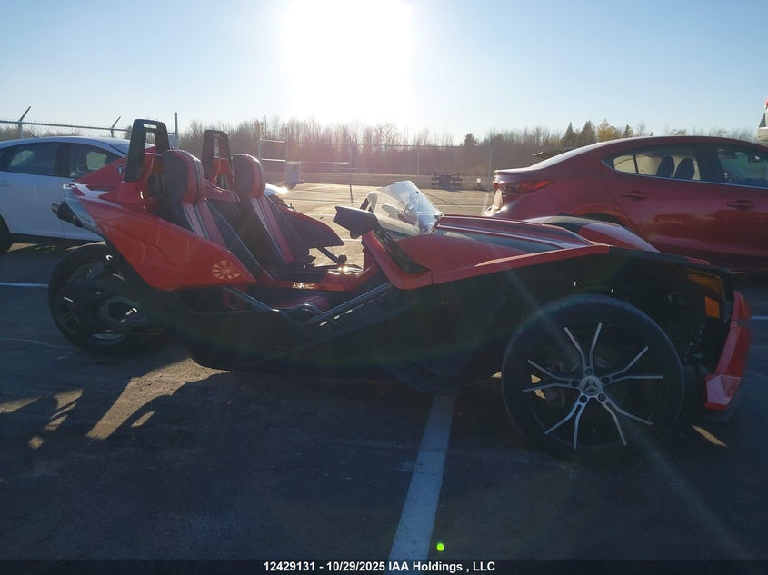 57XAAPFA4F5101152 2015 POLARIS SLINGSHOT photo no. 14