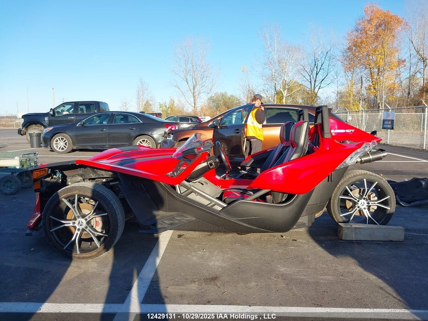 57XAAPFA4F5101152 2015 POLARIS SLINGSHOT photo no. 15