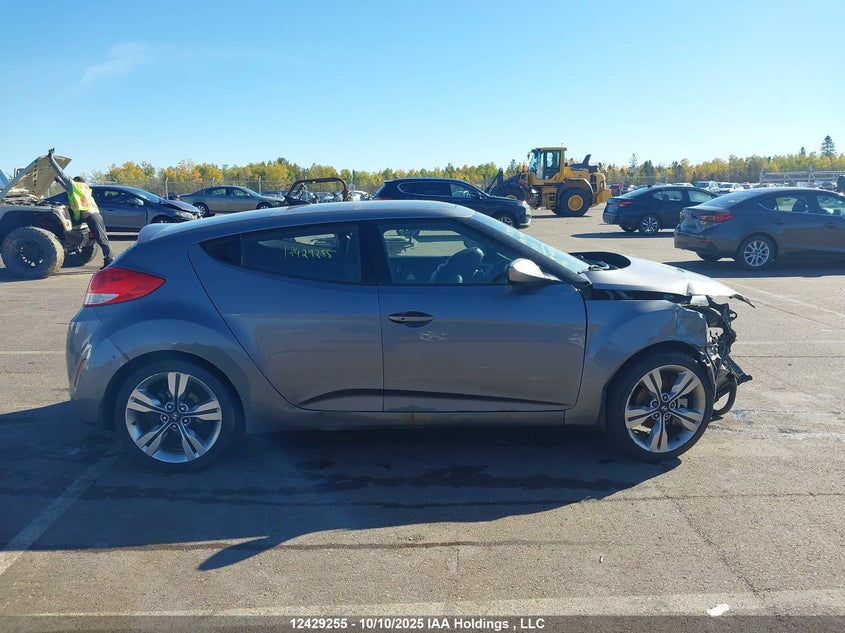 2013 Hyundai Veloster Tech VIN: KMHTC6AD6DU143280 Lot: 12429255
