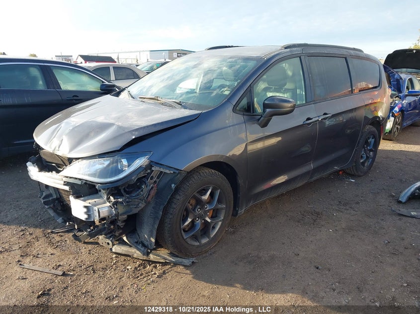 Auction sale of the 2018 Chrysler Pacifica , vin: 2C4RC1BG2JR252760, lot number: 12429318