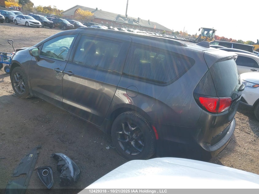Auction sale of the 2018 Chrysler Pacifica , vin: 2C4RC1BG2JR252760, lot number: 12429318