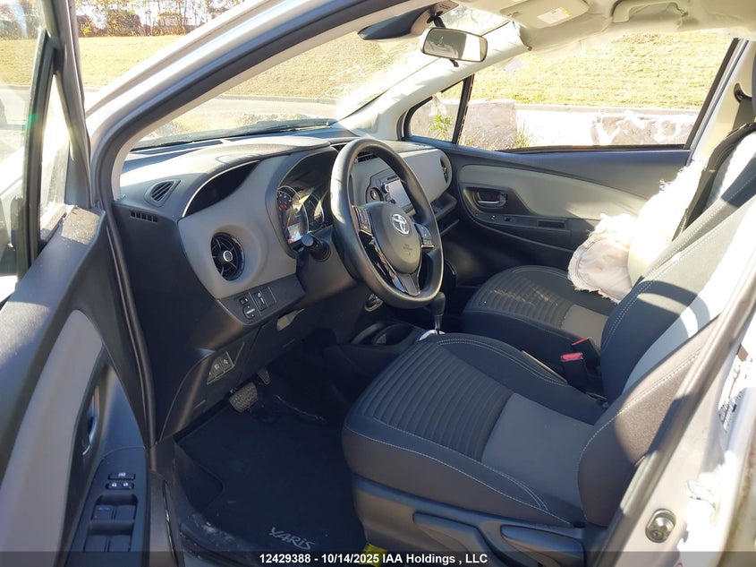 VNKKTUD35KA103429 2019 TOYOTA YARIS photo no. 5