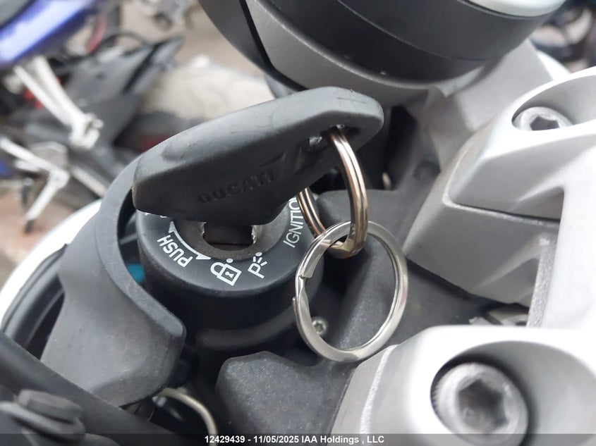 ML015ANM6FT001264 2015 DUCATI SCRAMBLER photo no. 11
