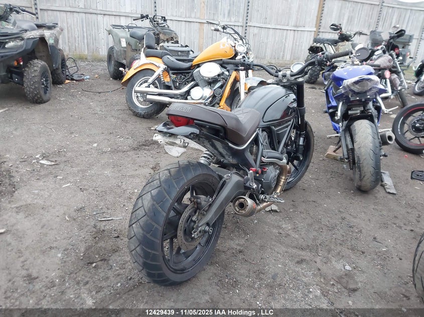 ML015ANM6FT001264 2015 DUCATI SCRAMBLER photo no. 4