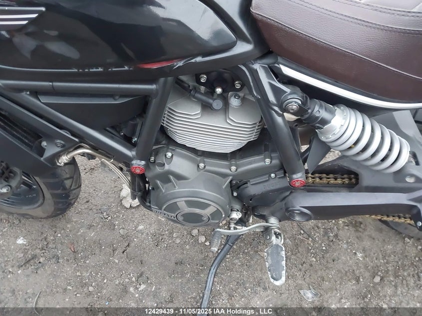 ML015ANM6FT001264 2015 DUCATI SCRAMBLER photo no. 9