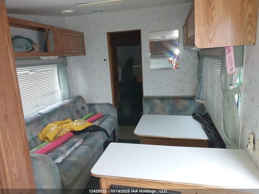 1TS3B2064T9000311 1996   photo no. 5