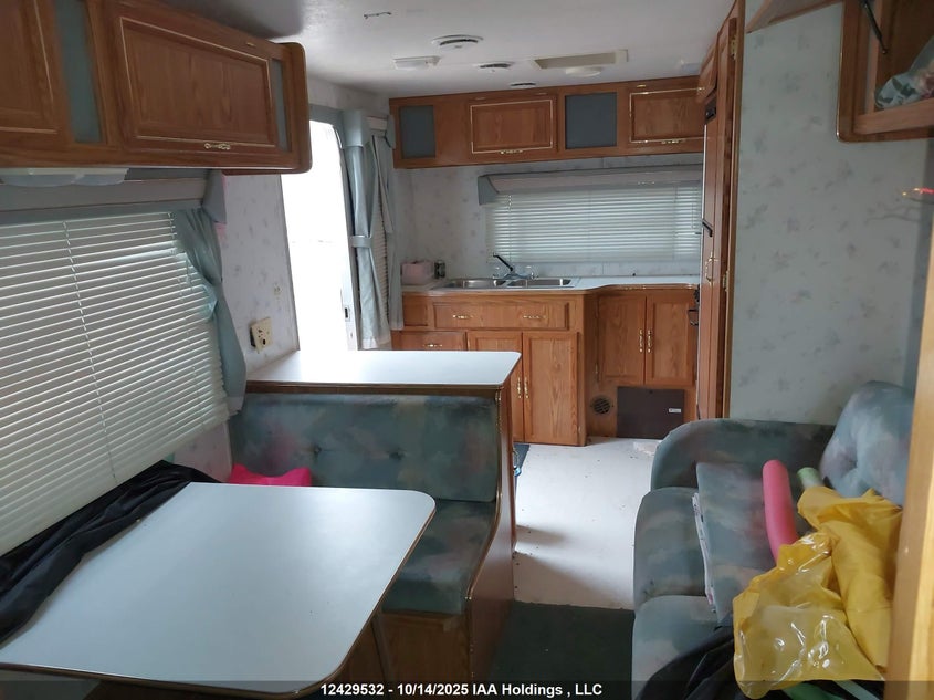 1TS3B2064T9000311 1996   photo no. 8