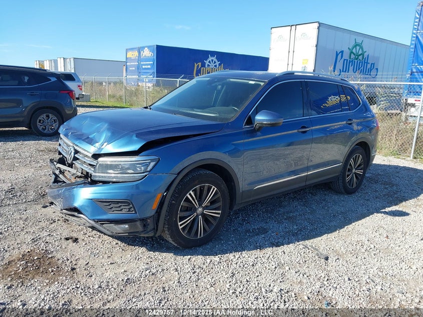 3VV4B7AX1JM192092 2018 VOLKSWAGEN TIGUAN photo no. 2
