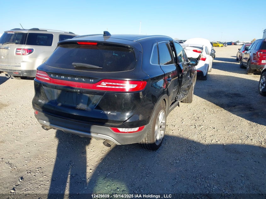5LMTJ3DH8HUL46368 2017 LINCOLN MKC photo no. 4