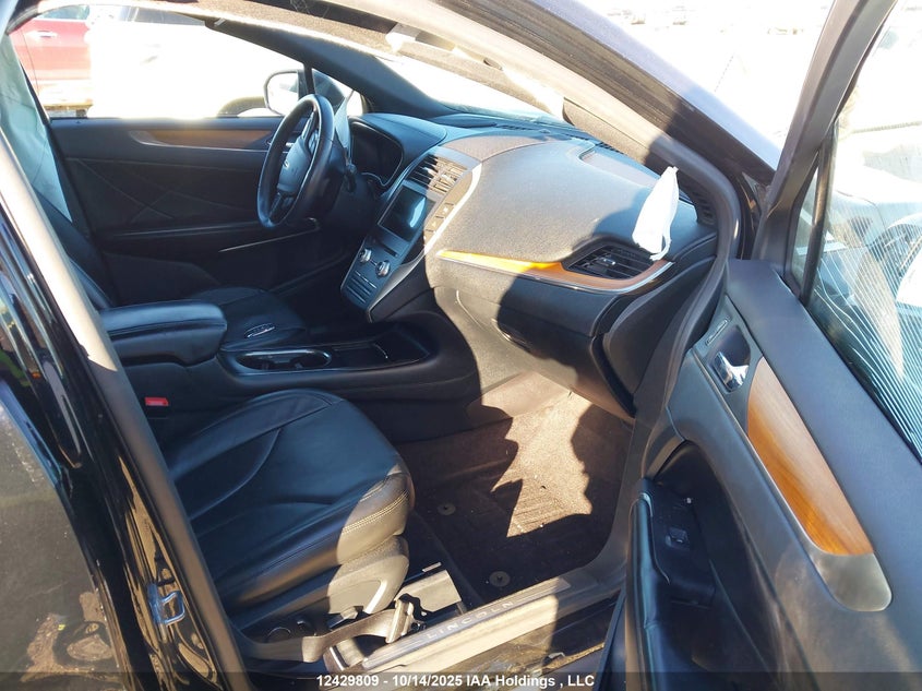 5LMTJ3DH8HUL46368 2017 LINCOLN MKC photo no. 5