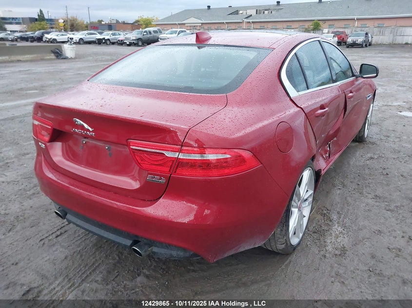 SAJAK4BV4HA957902 2017 JAGUAR XE photo no. 4