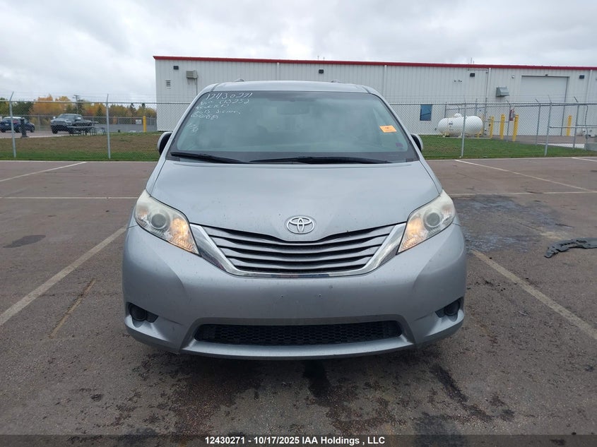5TDKK3DC2FS613252 2015 TOYOTA SIENNA photo no. 12