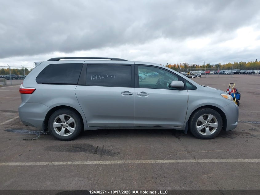 5TDKK3DC2FS613252 2015 TOYOTA SIENNA photo no. 13