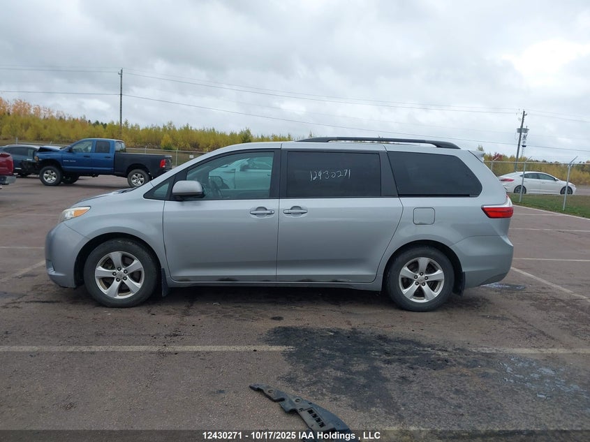 5TDKK3DC2FS613252 2015 TOYOTA SIENNA photo no. 14