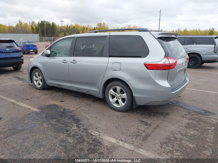 5TDKK3DC2FS613252 2015 TOYOTA SIENNA photo no. 3