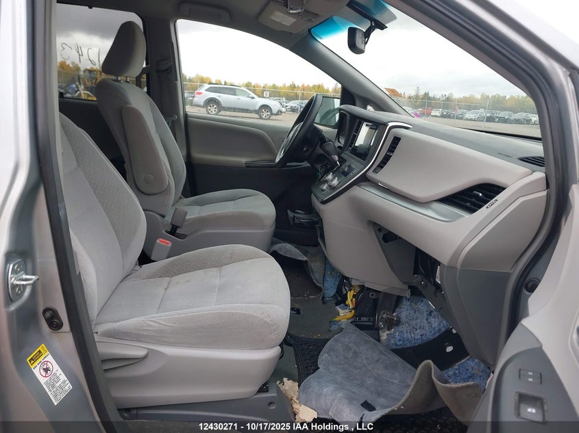 5TDKK3DC2FS613252 2015 TOYOTA SIENNA photo no. 5
