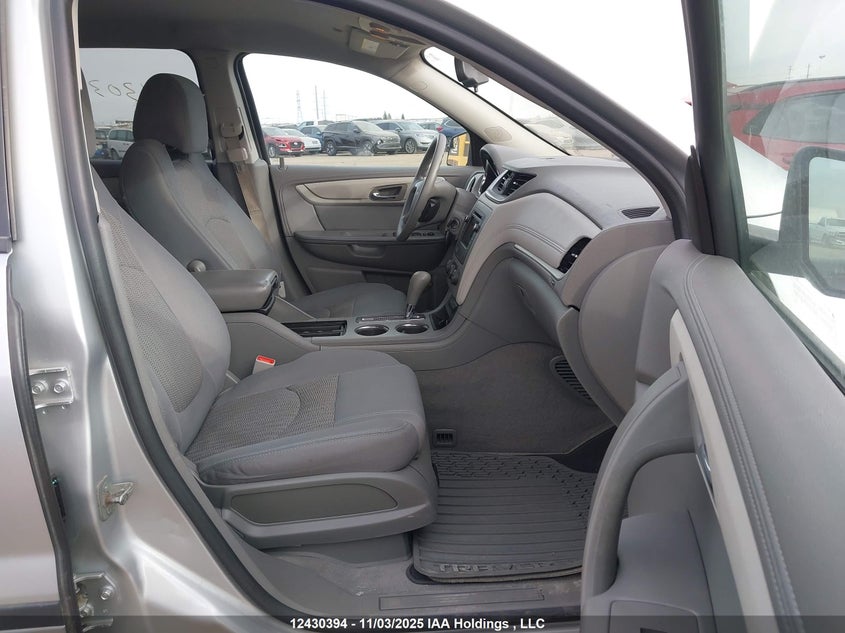 1GNKRFED2EJ258901 2014 CHEVROLET TRAVERSE photo no. 5