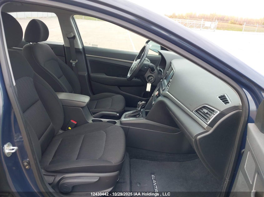 KMHD84LF2HU136261 2017 HYUNDAI ELANTRA photo no. 5