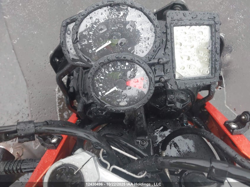 WB1021807AZT44066 2010 BMW F 650 photo no. 7