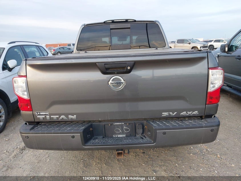 1N6AA1E56HN509517 2017 NISSAN TITAN photo no. 16