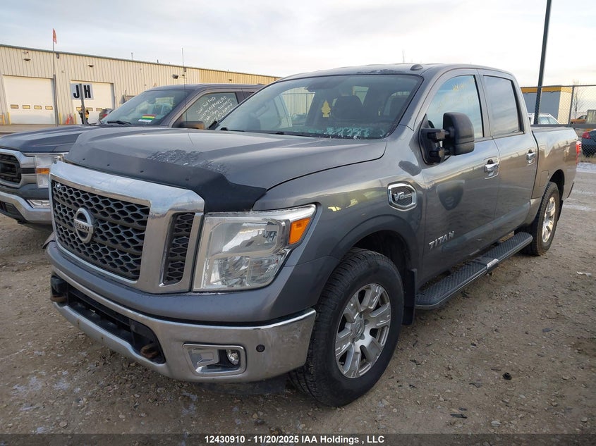 1N6AA1E56HN509517 2017 NISSAN TITAN photo no. 2