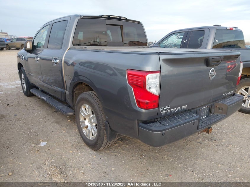 1N6AA1E56HN509517 2017 NISSAN TITAN photo no. 3