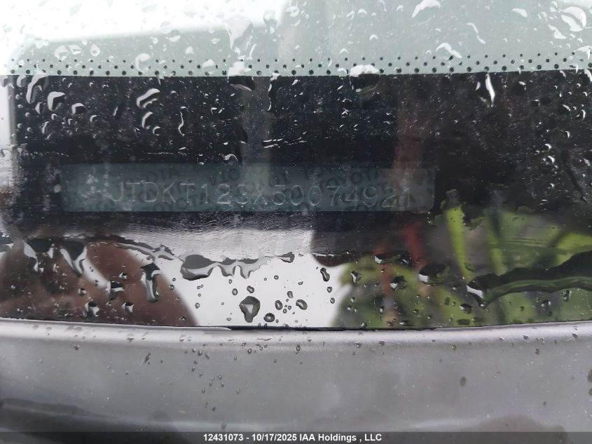 2005 Toyota Echo Le VIN: JTDKT123X50074921 Lot: 12431073