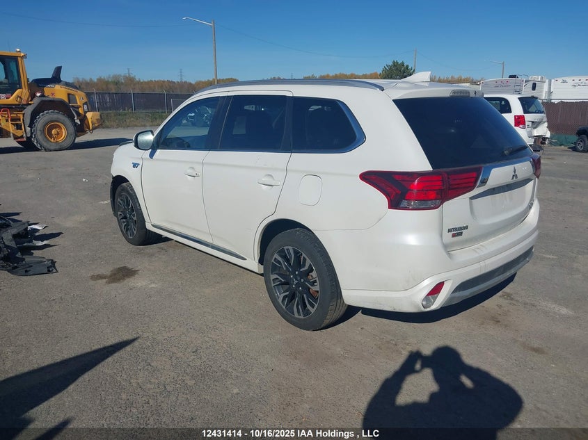 JA4J24A58JZ609408 2018 MITSUBISHI OUTLANDER photo no. 3