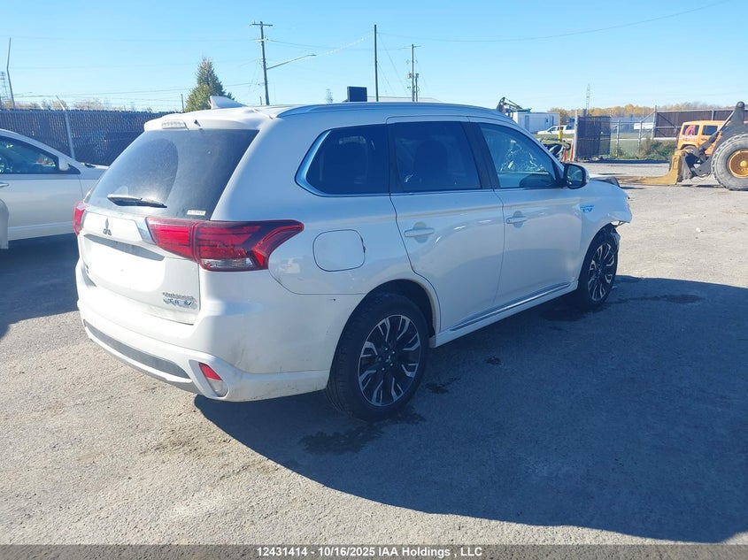JA4J24A58JZ609408 2018 MITSUBISHI OUTLANDER photo no. 4