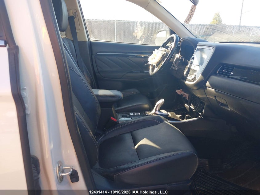 JA4J24A58JZ609408 2018 MITSUBISHI OUTLANDER photo no. 5