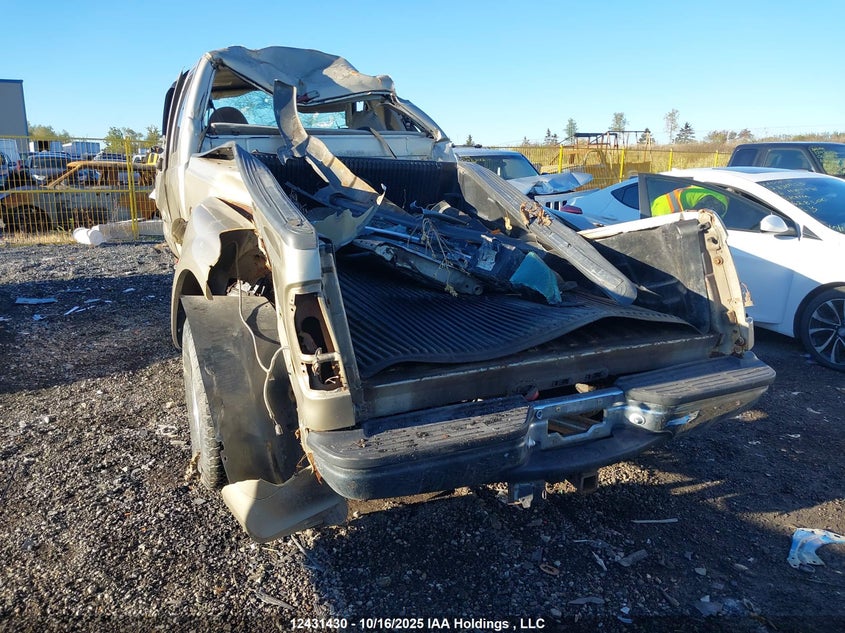 1FTWX33F0YEE38863 2000 FORD F350 photo no. 3
