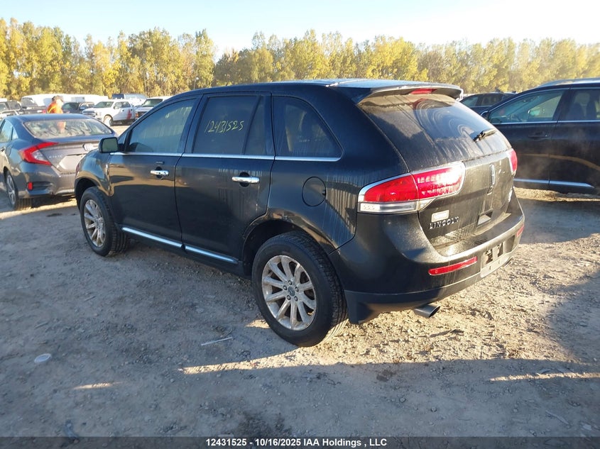 2LMDJ8JK0DBL05080 2013 LINCOLN MKX photo no. 3
