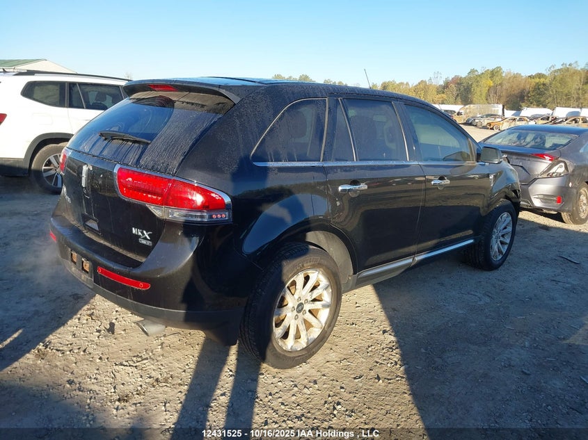 2LMDJ8JK0DBL05080 2013 LINCOLN MKX photo no. 4